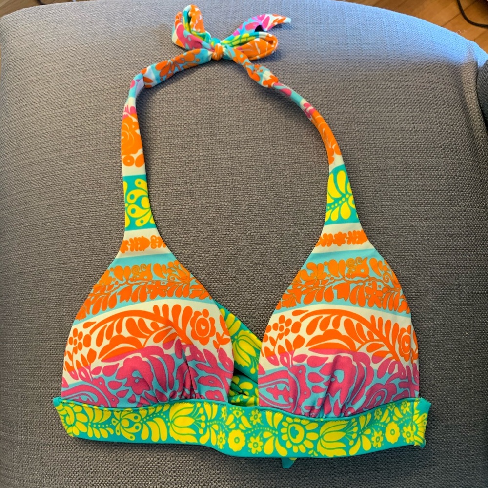 NWOT Victoria’s Secret padded bikini top